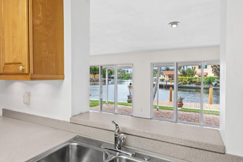 House in Wilton Manors, Florida 3 bedrooms, 198.81 sq.m. № 1179774 - photo 20