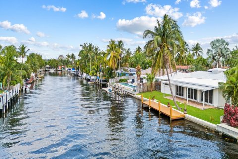 House in Wilton Manors, Florida 3 bedrooms, 198.81 sq.m. № 1179774 - photo 27