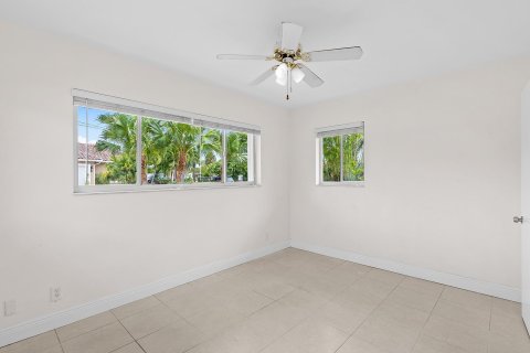 House in Wilton Manors, Florida 3 bedrooms, 198.81 sq.m. № 1179774 - photo 8