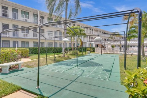 Condo in Miami, Florida, 2 bedrooms  № 1316165 - photo 24