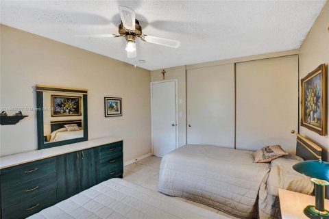 Condo in Miami, Florida, 2 bedrooms  № 1316165 - photo 22