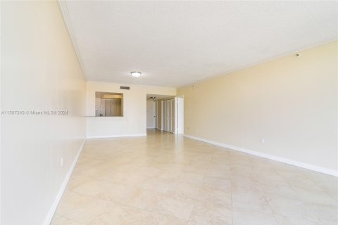 Condominio en venta en Surfside, Florida, 1 dormitorio, 106.84 m2 № 925033 - foto 9