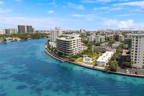 Copropriété à vendre à Bay Harbor Islands, Floride: 2 chambres, 69.68 m2 № 1351754 - photo 19