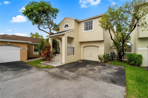 Casa en venta en Pembroke Pines, Florida, 4 dormitorios, 138.8 m2 № 1329119 - foto 2