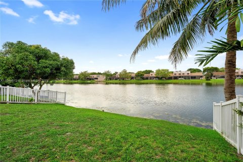 Casa en venta en Pembroke Pines, Florida, 4 dormitorios, 138.8 m2 № 1329119 - foto 4