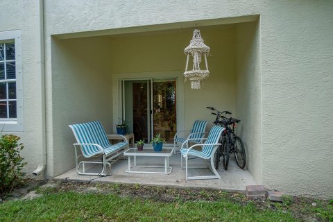 Touwnhouse à vendre à Stuart, Floride: 3 chambres, 164.99 m2 № 821279 - photo 4
