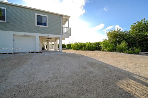 House in Marathon, Florida 3 bedrooms, 137.59 sq.m. № 1282928 - photo 20