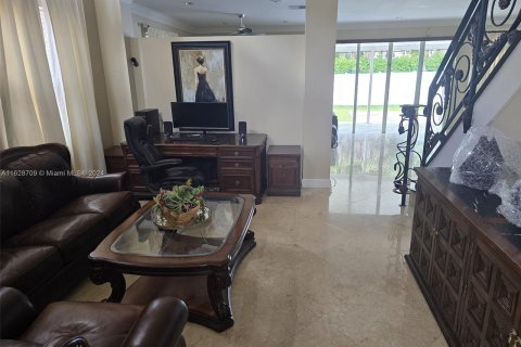 Casa en venta en Pembroke Pines, Florida, 4 dormitorios, 193.05 m2 № 1282923 - foto 6