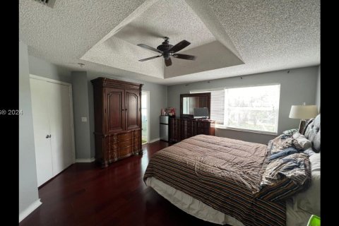 Casa en venta en Pembroke Pines, Florida, 4 dormitorios, 193.05 m2 № 1282923 - foto 17