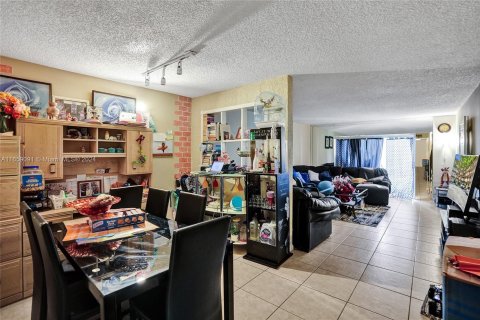 Copropriété à vendre à Lauderhill, Floride: 2 chambres, 102.1 m2 № 1380375 - photo 5