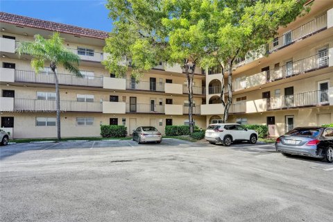 Copropriété à vendre à Lauderhill, Floride: 2 chambres, 102.1 m2 № 1380375 - photo 12