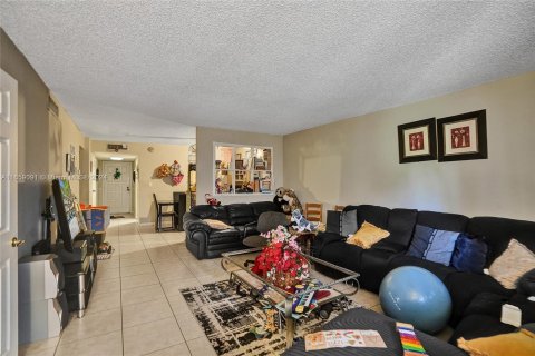 Copropriété à vendre à Lauderhill, Floride: 2 chambres, 102.1 m2 № 1380375 - photo 7