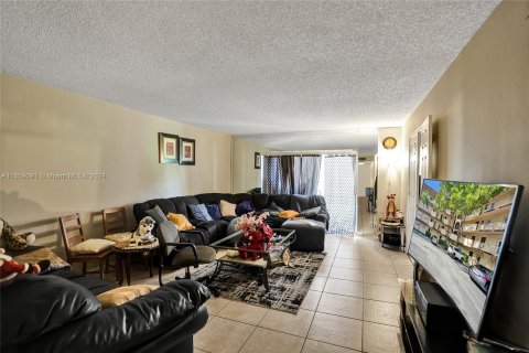 Copropriété à vendre à Lauderhill, Floride: 2 chambres, 102.1 m2 № 1380375 - photo 6