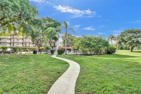 Copropriété à vendre à Lauderhill, Floride: 2 chambres, 102.1 m2 № 1380375 - photo 8