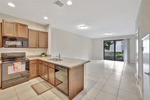 Touwnhouse à vendre à Oakland Park, Floride: 3 chambres, 121.05 m2 № 1380333 - photo 8