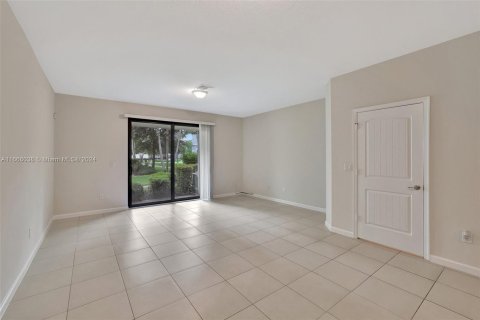 Touwnhouse à vendre à Oakland Park, Floride: 3 chambres, 121.05 m2 № 1380333 - photo 11