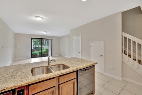 Adosado en venta en Oakland Park, Florida, 3 dormitorios, 121.05 m2 № 1380333 - foto 19