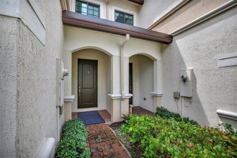 Townhouse in Oakland Park, Florida 3 bedrooms, 121.05 sq.m. № 1380333 - photo 6