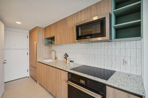 Condo in Miami, Florida, 1 bedroom  № 1380332 - photo 7