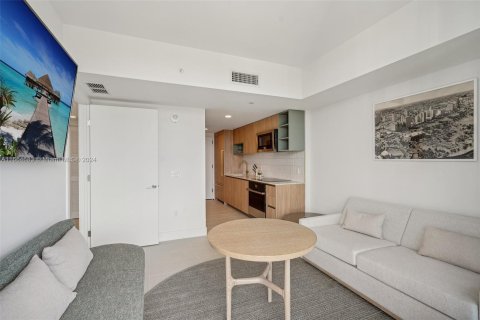 Condo in Miami, Florida, 1 bedroom  № 1380332 - photo 4