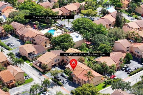 Adosado en venta en Pembroke Pines, Florida, 3 dormitorios, 157.75 m2 № 1293664 - foto 29