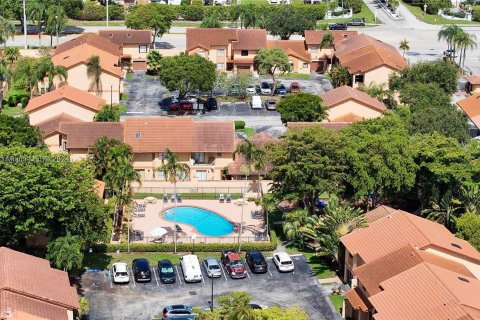 Touwnhouse à vendre à Pembroke Pines, Floride: 3 chambres, 157.75 m2 № 1293664 - photo 30