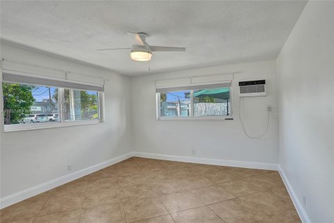 Commercial property in Fort Lauderdale, Florida № 1310195 - photo 15