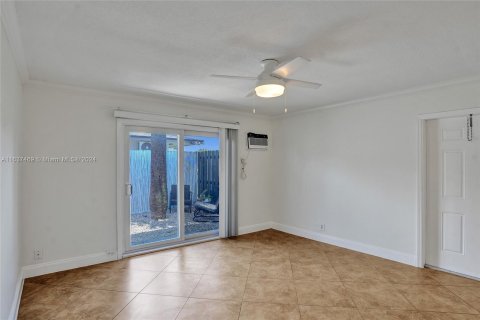 Commercial property in Fort Lauderdale, Florida № 1310195 - photo 14