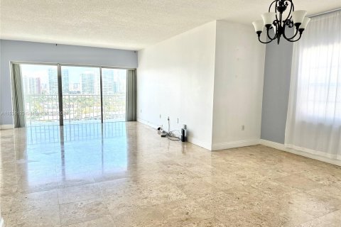 Condo in Sunny Isles Beach, Florida, 2 bedrooms  № 1310250 - photo 5