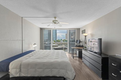 Copropriété à vendre à Hallandale Beach, Floride: 2 chambres, 104.52 m2 № 1271670 - photo 21