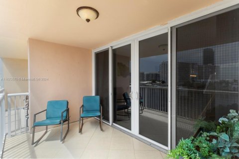 Copropriété à vendre à Hallandale Beach, Floride: 2 chambres, 104.52 m2 № 1271670 - photo 24