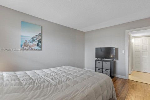 Copropriété à vendre à Hallandale Beach, Floride: 2 chambres, 104.52 m2 № 1271670 - photo 17