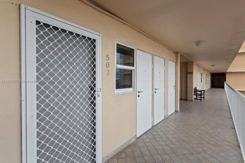 Copropriété à vendre à Hallandale Beach, Floride: 2 chambres, 104.52 m2 № 1271670 - photo 3