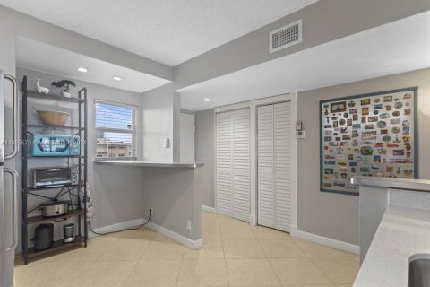 Copropriété à vendre à Hallandale Beach, Floride: 2 chambres, 104.52 m2 № 1271670 - photo 7