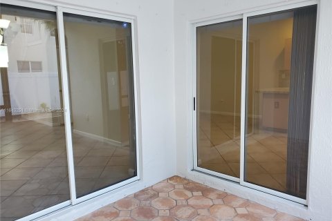 Touwnhouse à vendre à Miramar, Floride: 3 chambres, 167.6 m2 № 1316102 - photo 20