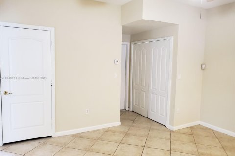 Townhouse in Miramar, Florida 3 bedrooms, 167.6 sq.m. № 1316102 - photo 21