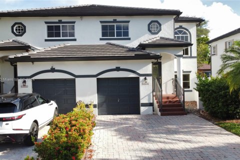 Adosado en venta en Miramar, Florida, 3 dormitorios, 167.6 m2 № 1316102 - foto 1