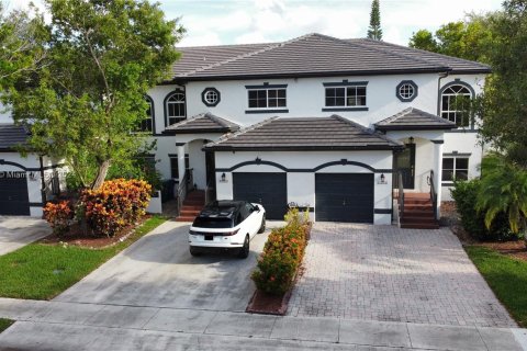 Adosado en venta en Miramar, Florida, 3 dormitorios, 167.6 m2 № 1316102 - foto 3