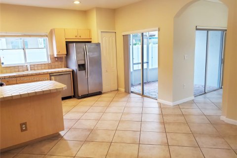 Townhouse in Miramar, Florida 3 bedrooms, 167.6 sq.m. № 1316102 - photo 16