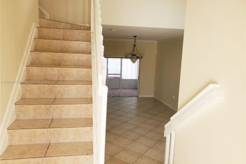 Townhouse in Miramar, Florida 3 bedrooms, 167.6 sq.m. № 1316102 - photo 7