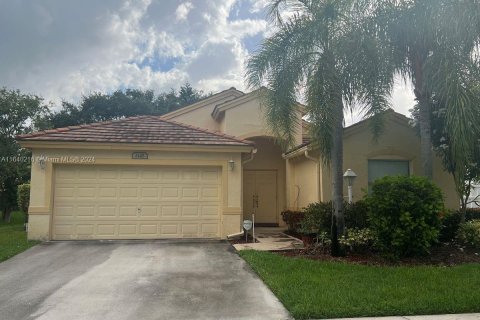 House in Pembroke Pines, Florida 3 bedrooms, 150.13 sq.m. № 1316103 - photo 8