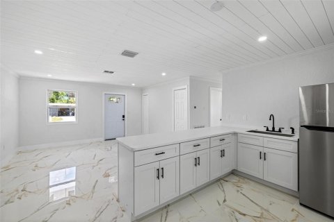Casa en venta en Port Charlotte, Florida, 4 dormitorios, 173.54 m2 № 1137553 - foto 9