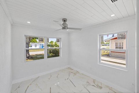 Villa ou maison à vendre à Port Charlotte, Floride: 4 chambres, 173.54 m2 № 1137553 - photo 24