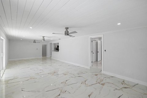 Casa en venta en Port Charlotte, Florida, 4 dormitorios, 173.54 m2 № 1137553 - foto 21