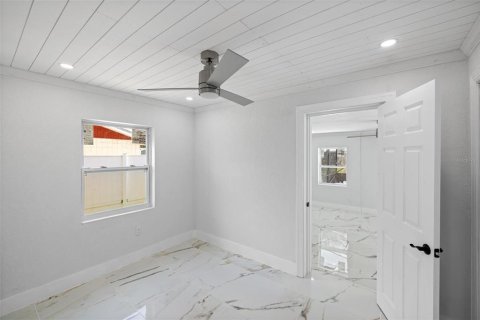 Casa en venta en Port Charlotte, Florida, 4 dormitorios, 173.54 m2 № 1137553 - foto 23