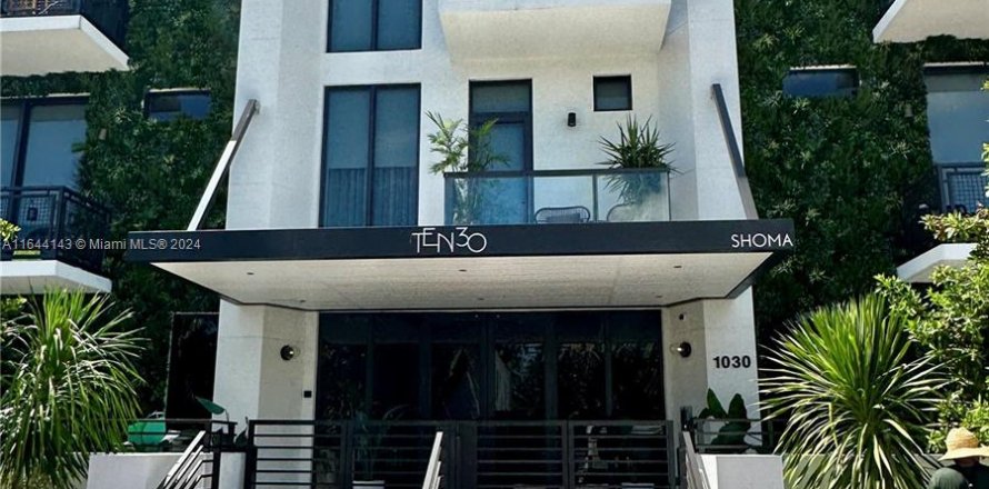 Condominio en Miami Beach, Florida, 1 dormitorio  № 1327805