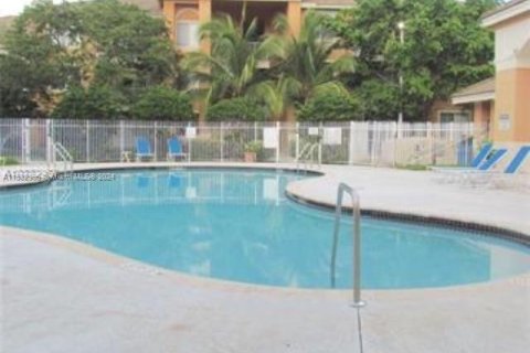 Condo in Davie, Florida, 2 bedrooms  № 1006652 - photo 2