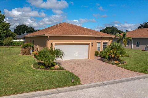 House in Winter Haven, Florida 3 bedrooms, 156.73 sq.m. № 1351139 - photo 7