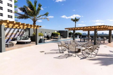 Condominio en venta en Miami, Florida, 2 dormitorios, 97.36 m2 № 1181253 - foto 10