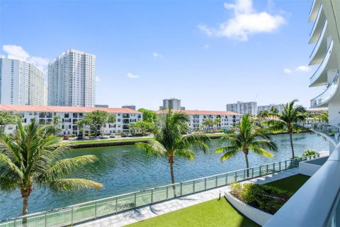 Condo in Aventura, Florida, 3 bedrooms  № 1181294 - photo 23